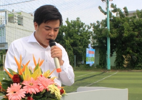 Ông Nguyễn Tiến Nghị - Đại diện Tổng Công ty CP Đầu tư Hacom Holdings phát biểu khai mạc tại giải đấu